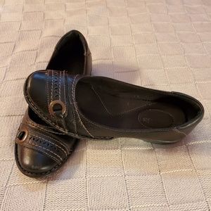Clarks Womens Black Flats 5.5